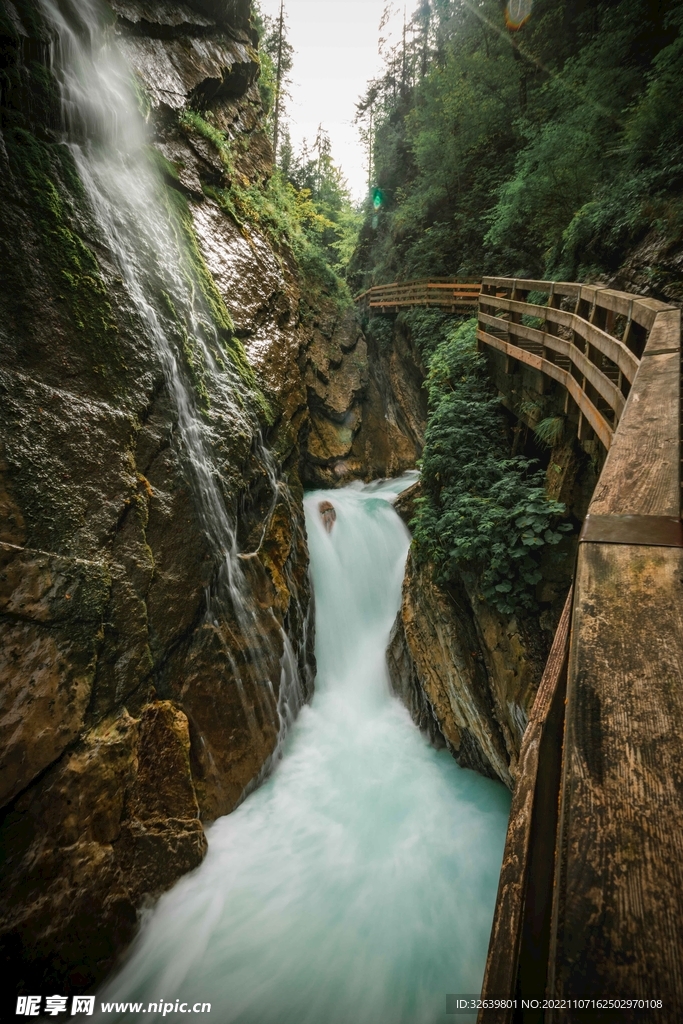山间