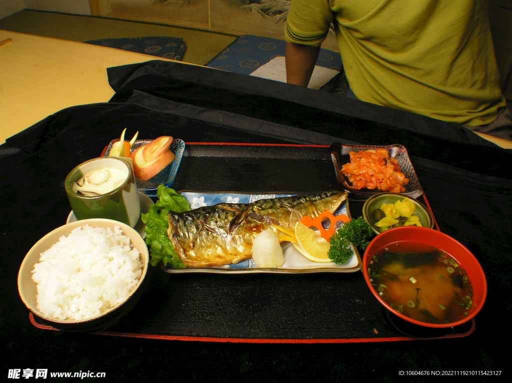 青花鱼定食