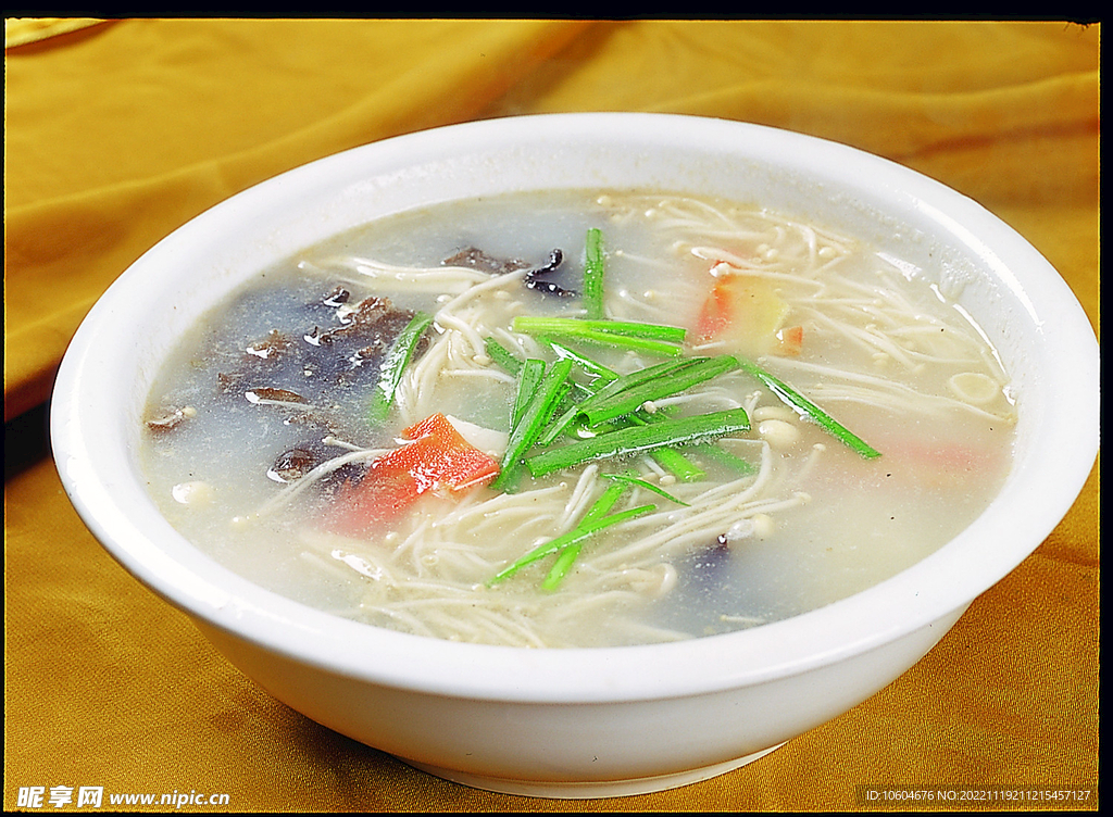 金针菇炖老豆腐