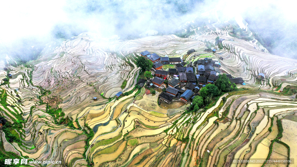 从江加榜梯田风光