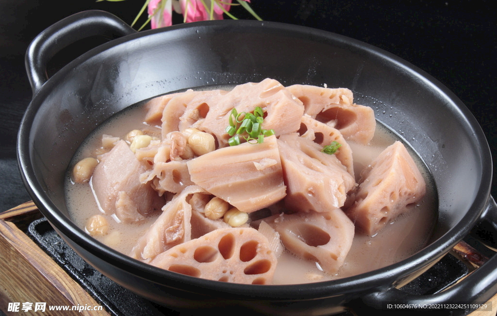 花生莲藕排骨汤