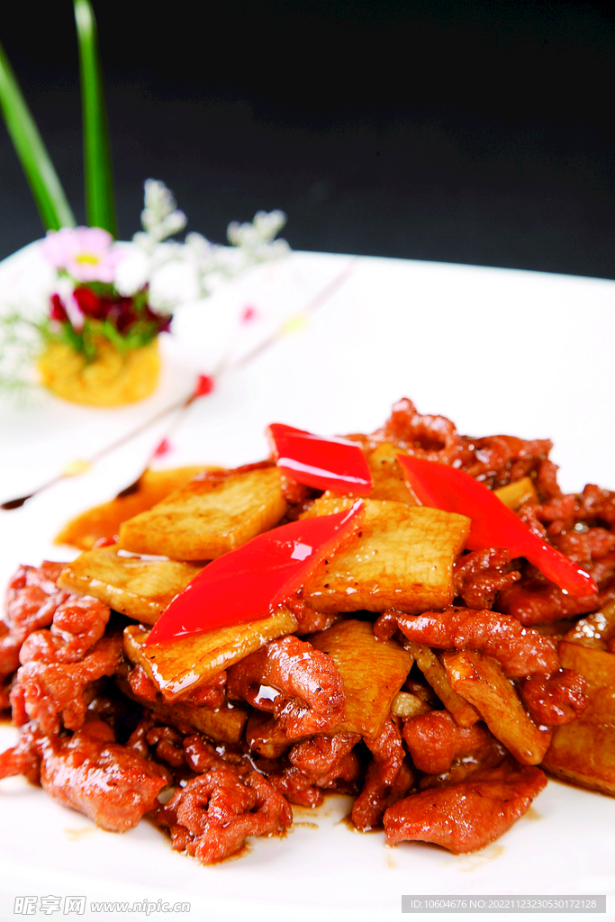菌王炒鹿肉