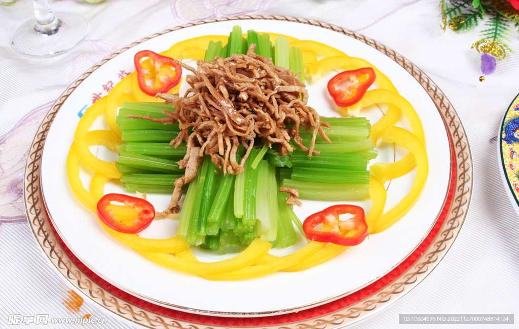 土芹菜拌肉丝