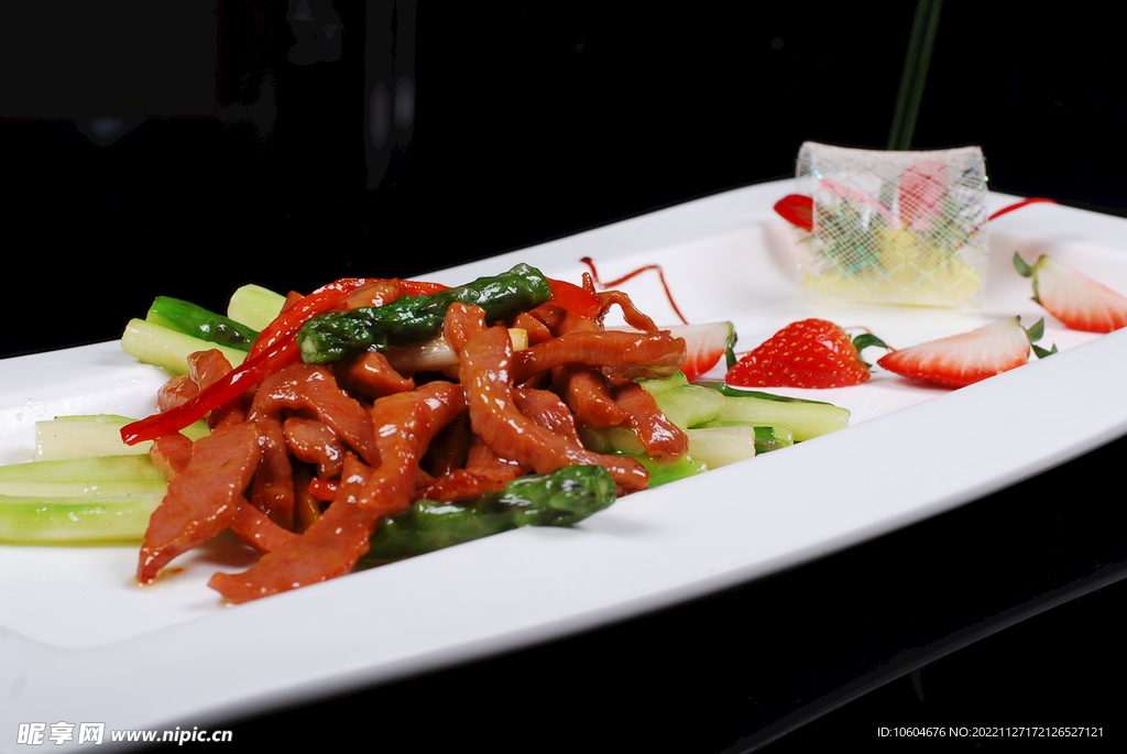 烧汁芦笋鸵鸟肉