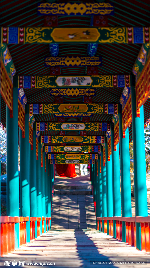 辽宁抚顺高尔山风景区长廊