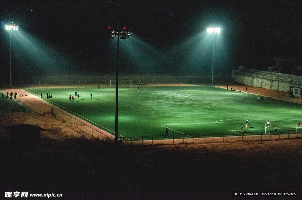 足球场 