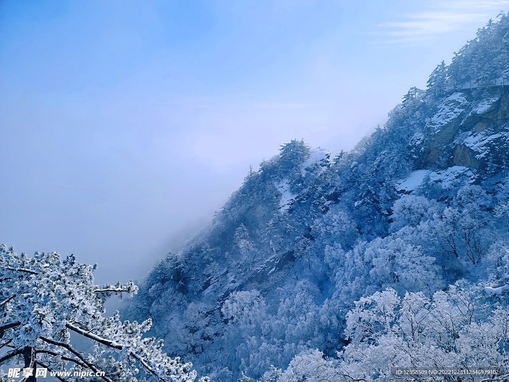 洛阳老君山雪景