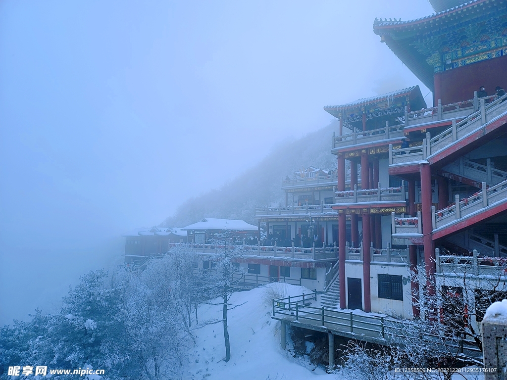 洛阳老君山雪景