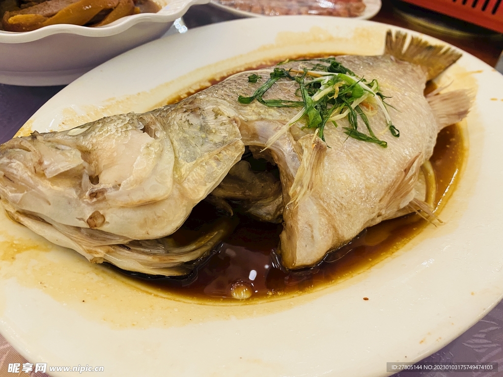 宴席菜清蒸鲈鱼