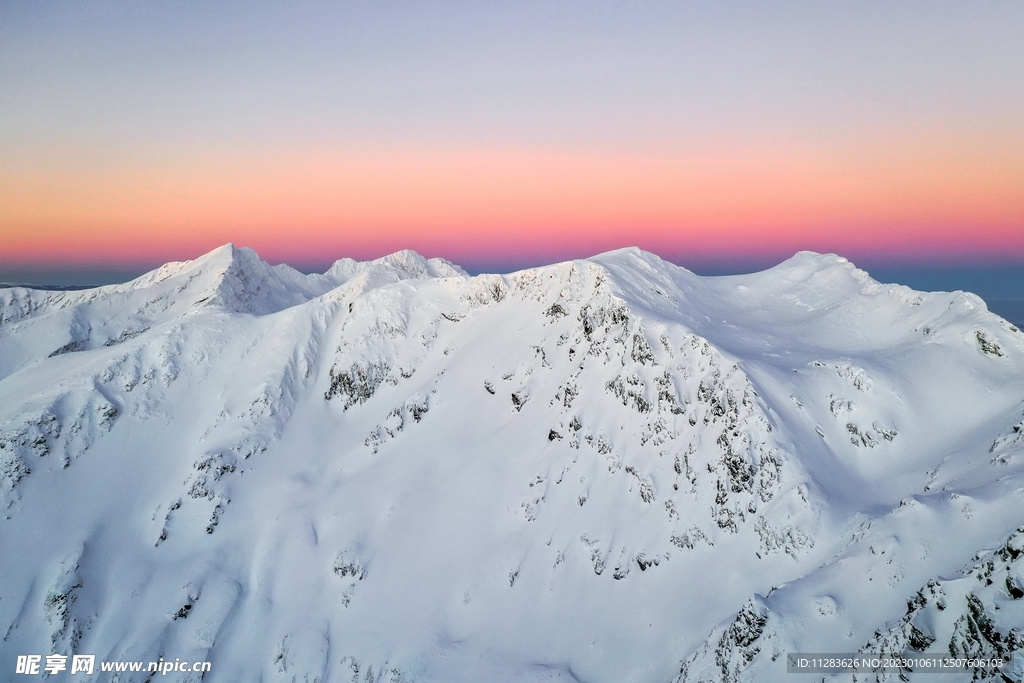 雪山风景图