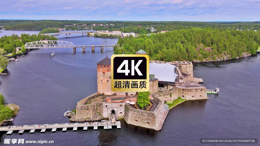 海上古堡丛林美景