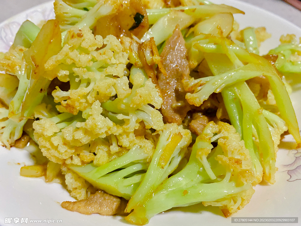 菜花炒肉 