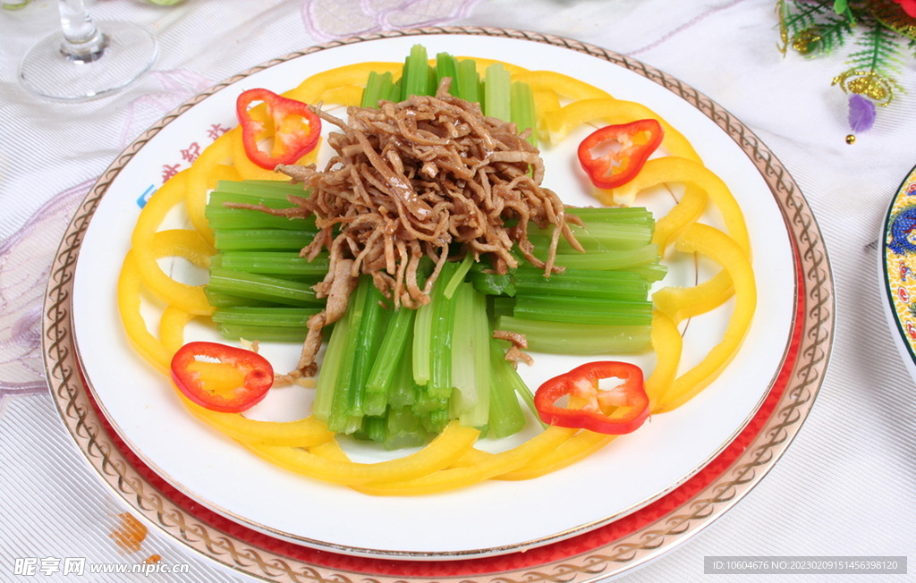 土芹菜拌肉丝