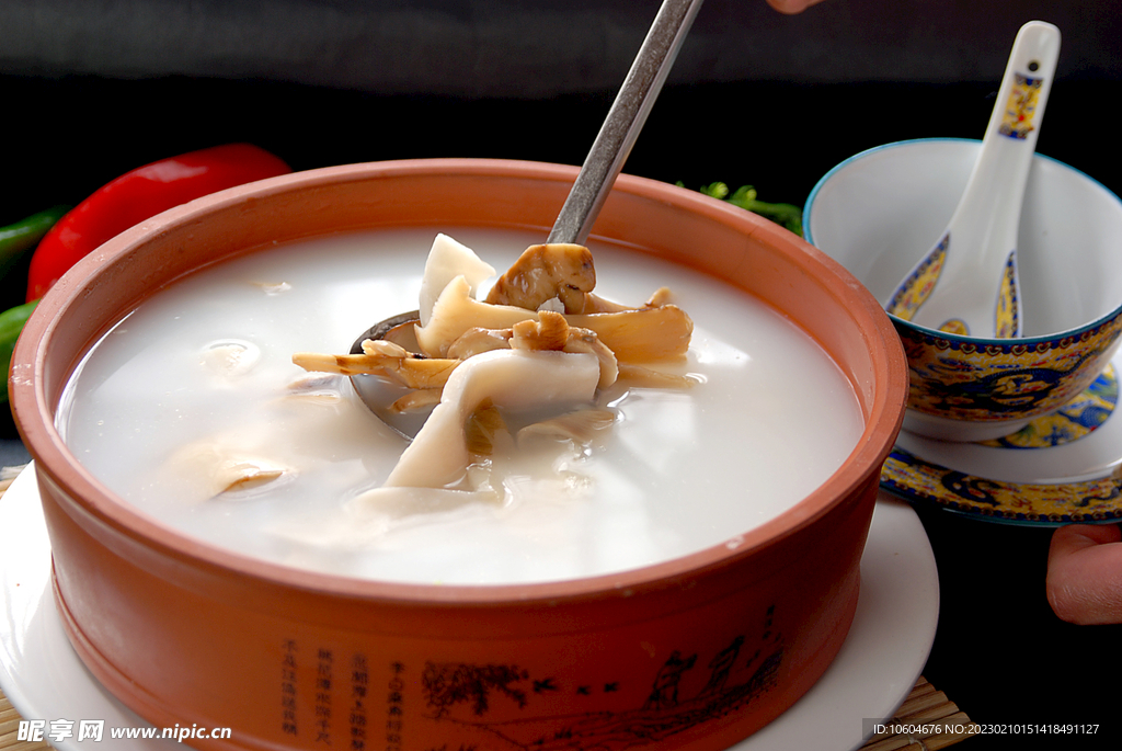 鸡枞面皮汤