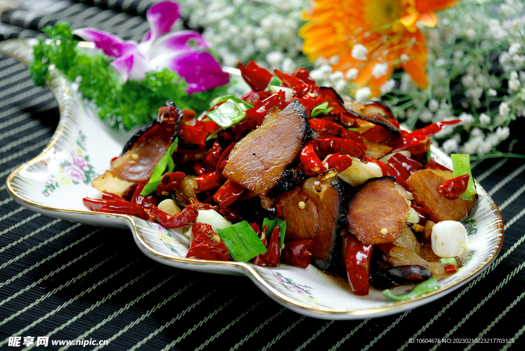 大蒜干椒炒腊肉