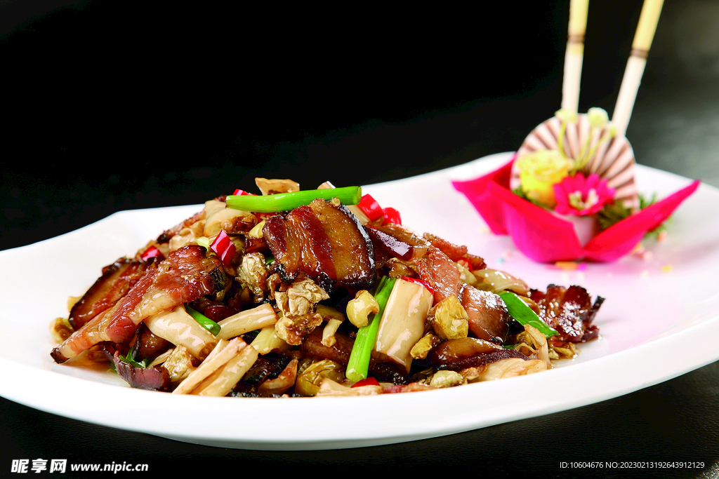 脆黄瓜白椒炒腊肉
