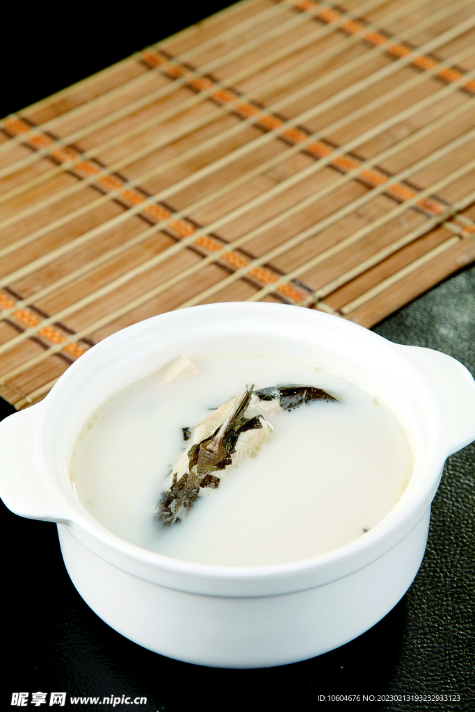 黄骨鱼炖豆腐
