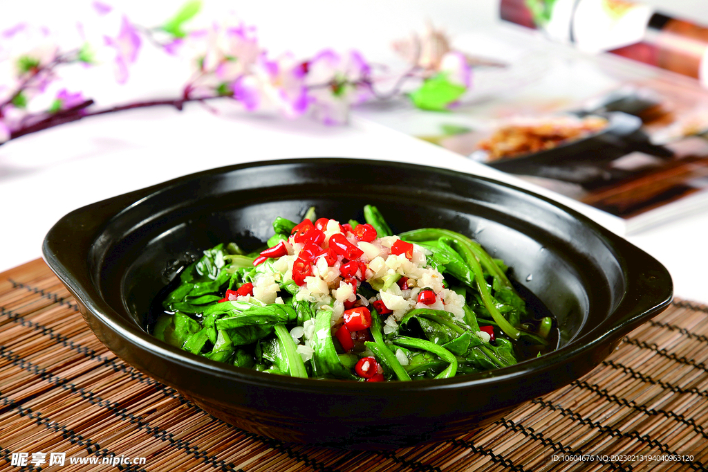砂锅油麦菜
