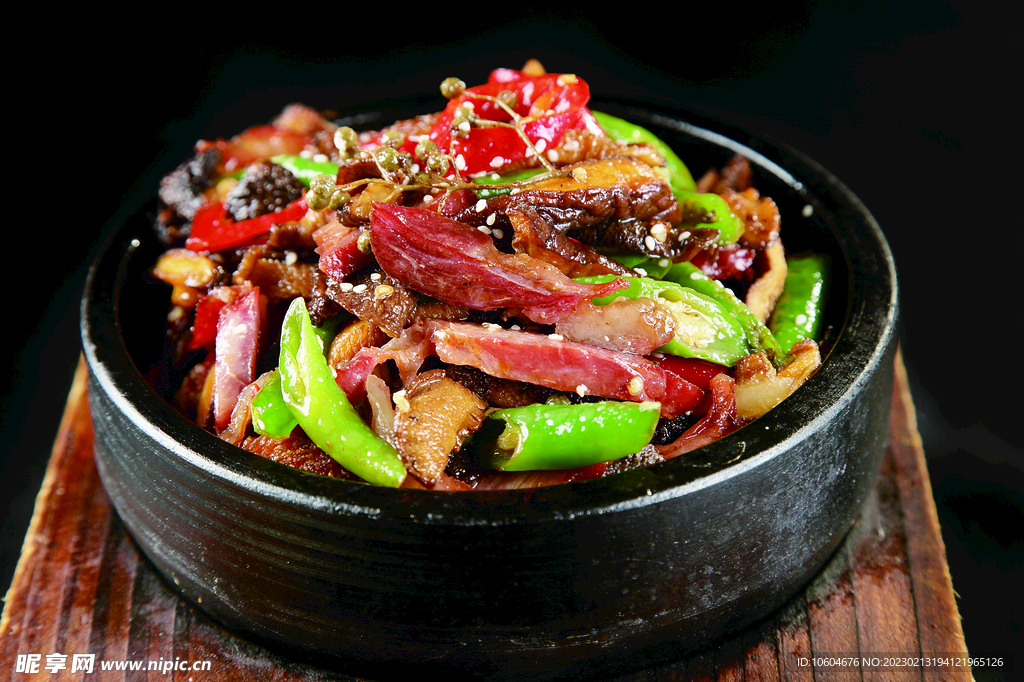 石锅酱肉香菇