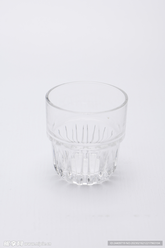 玻璃杯