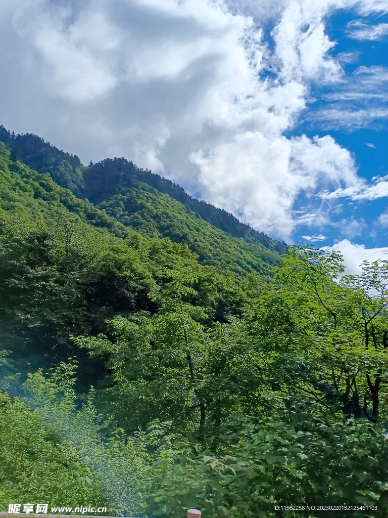 峨眉山