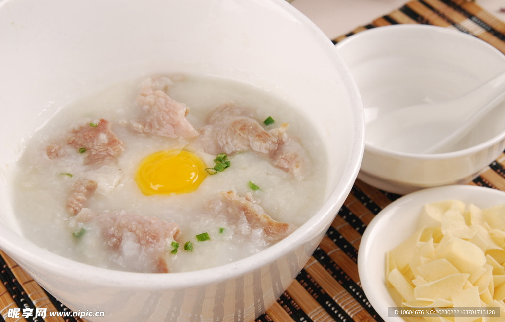 窝蛋牛肉粥