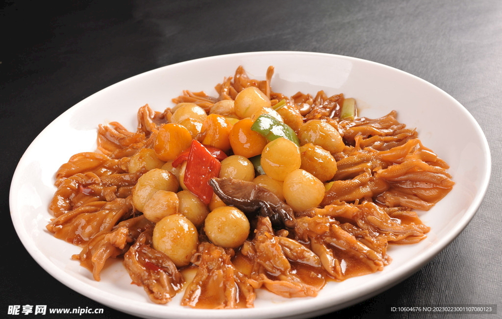 小土豆烧鸭掌