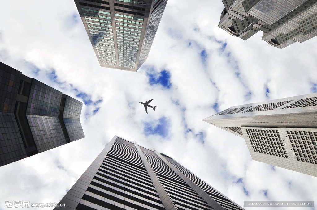 仰视天空建筑         
