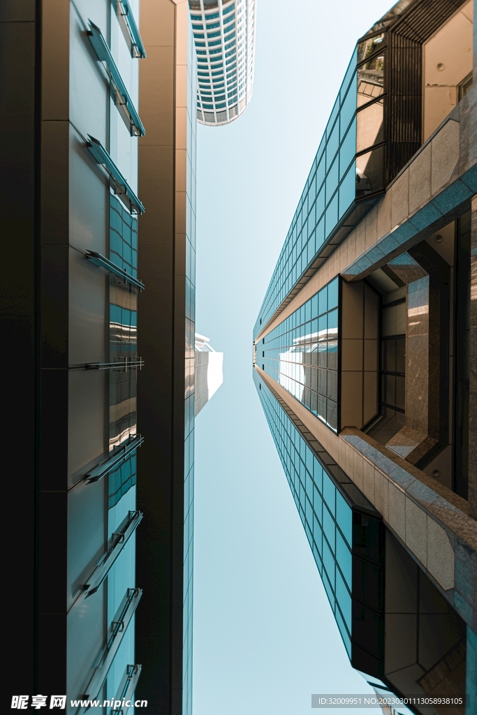 仰视天空建筑         