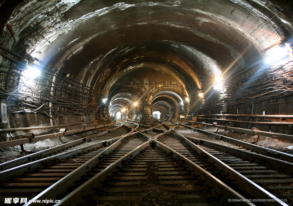 地铁隧道建筑