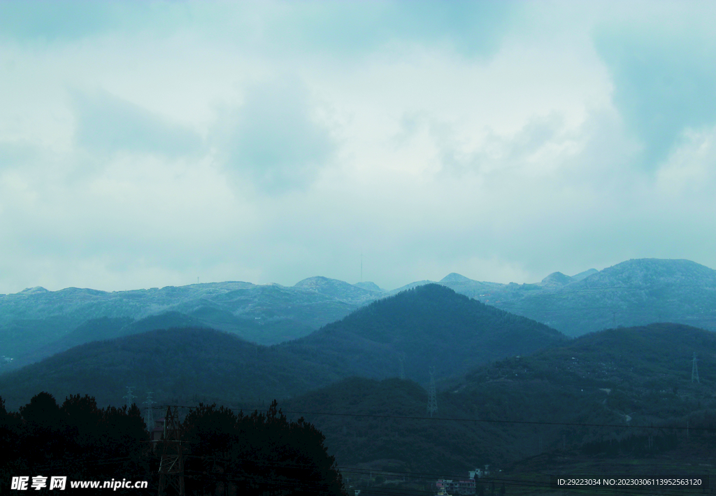 山 
