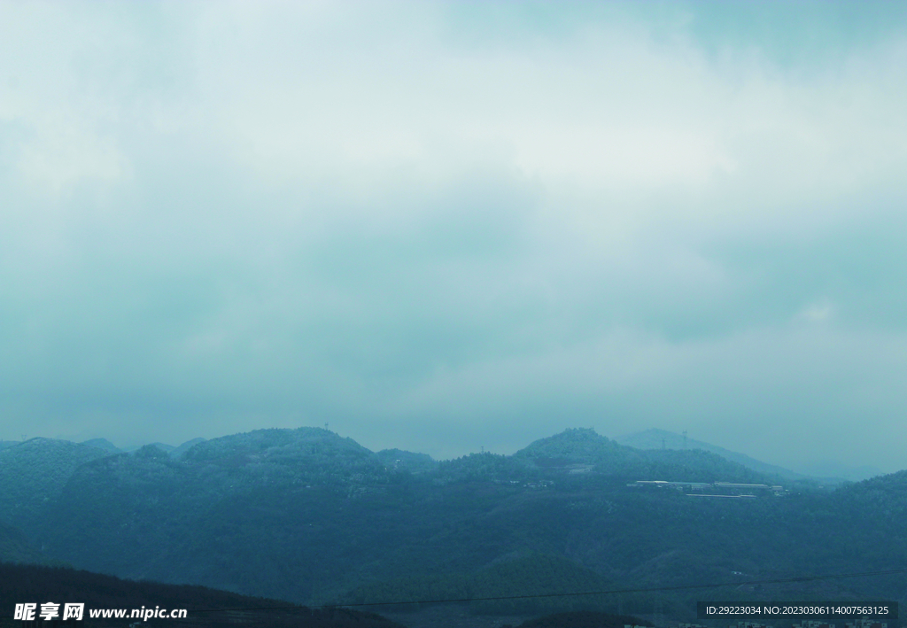 山 