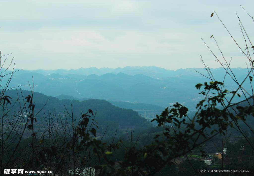 山 