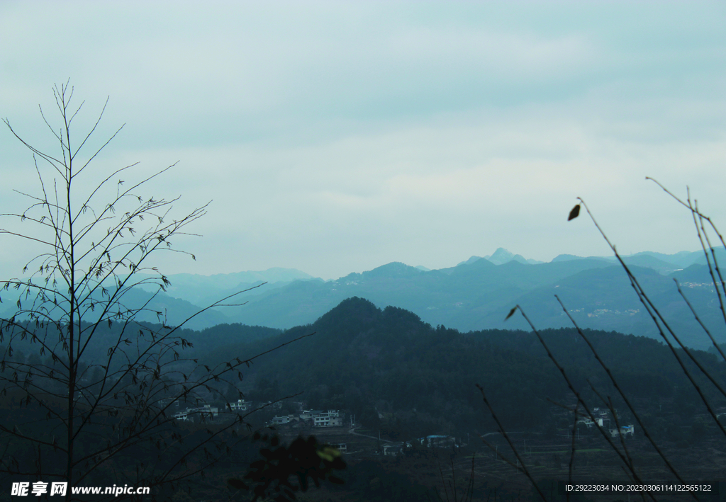 山 