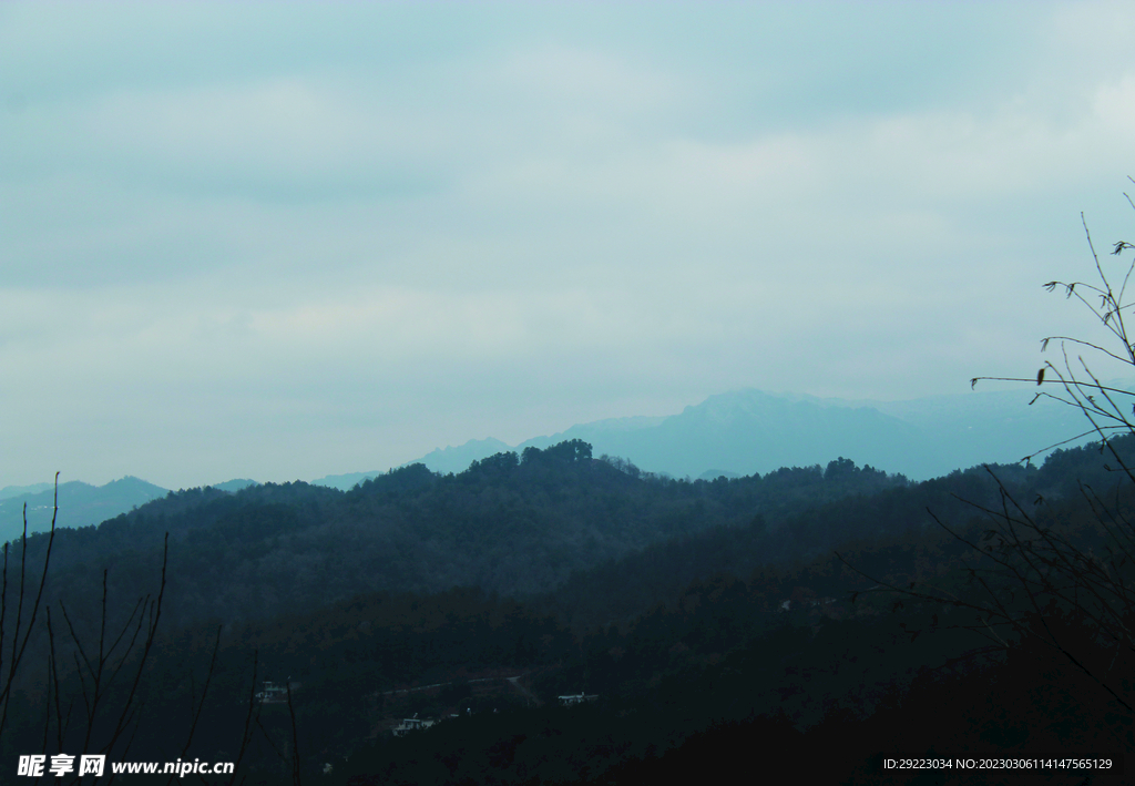 山 