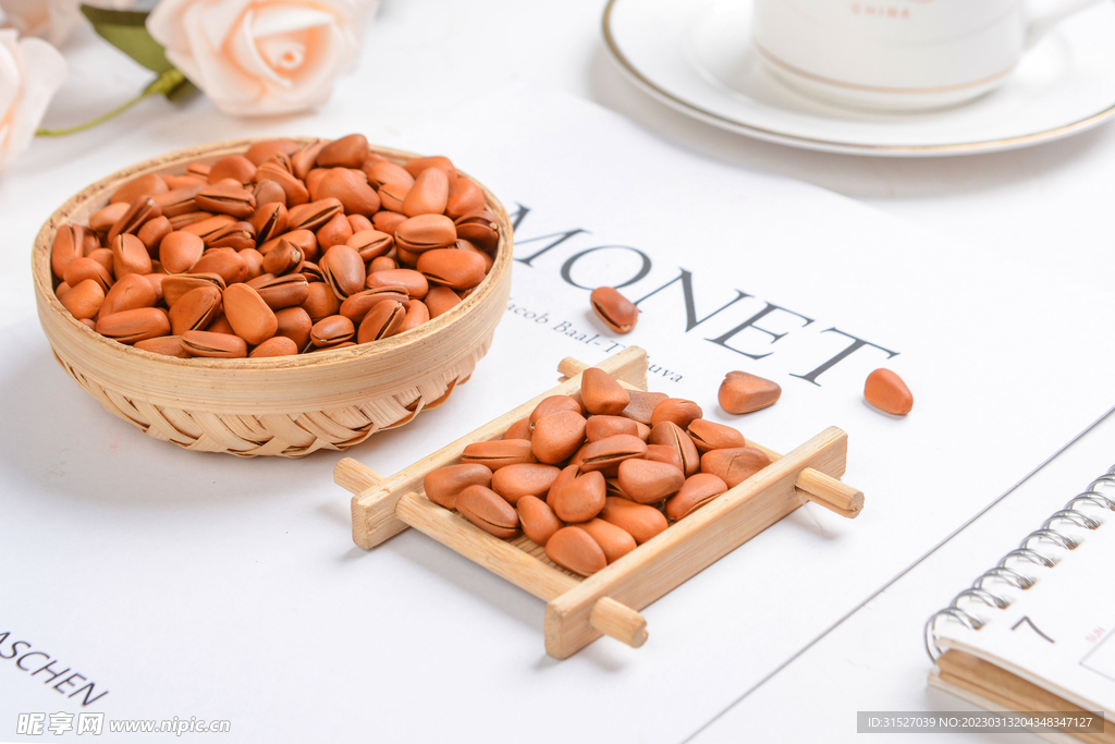 坚果松子高清大图