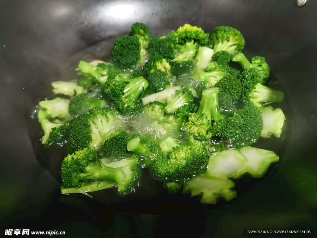 白灼西蓝花
