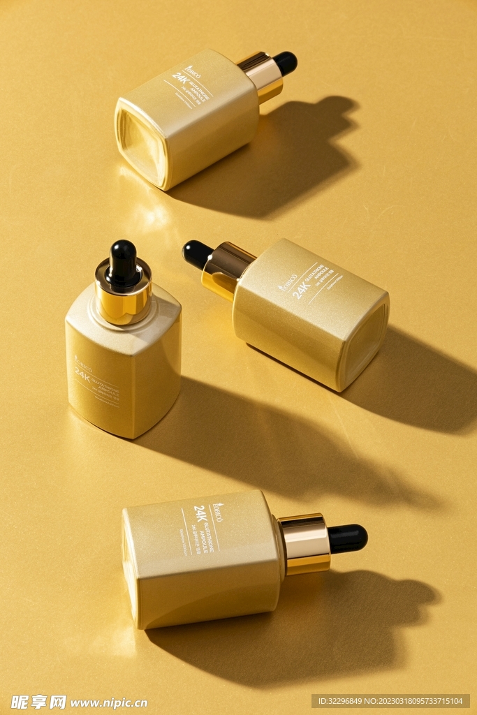 金色女性指甲油化妆品