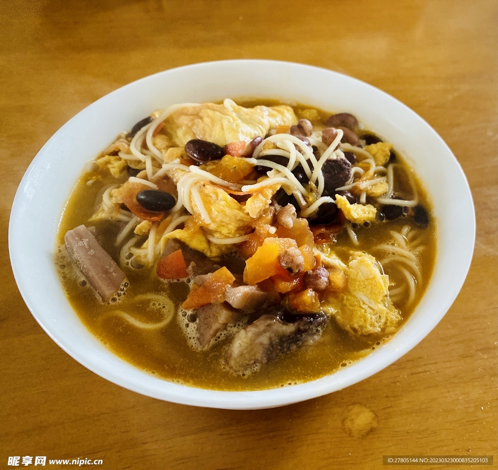 排骨黑豆米粉