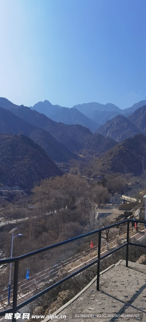蓝天 大山 远景  贺兰山