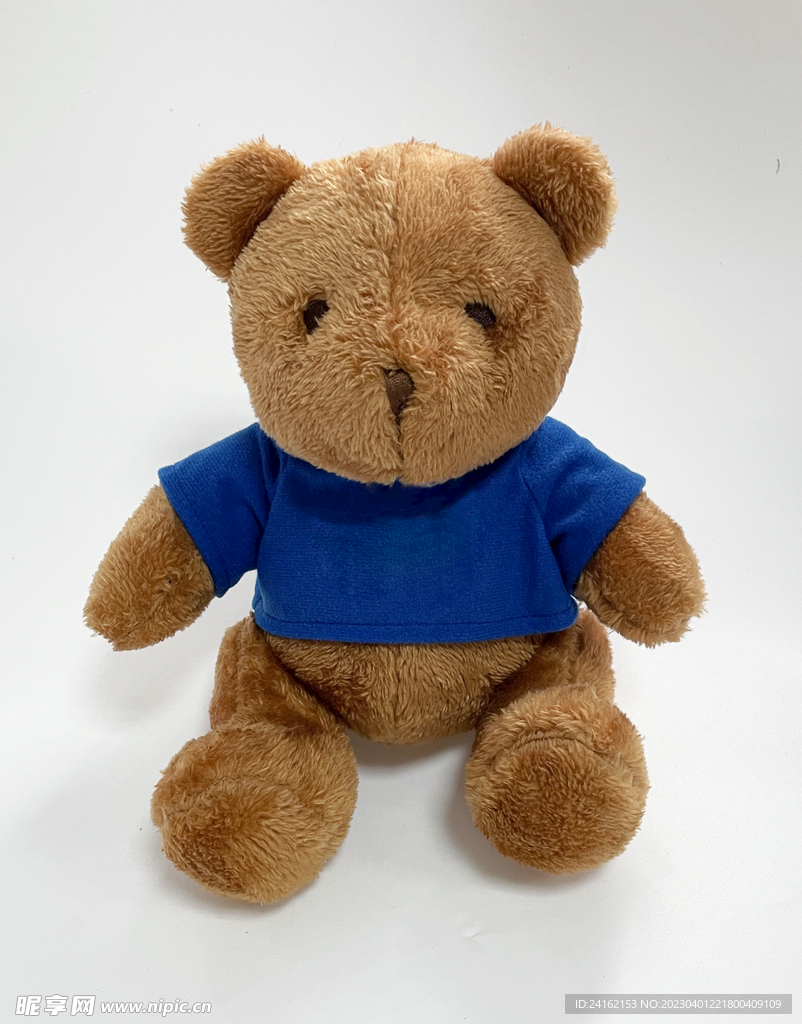 蓝色衣服小熊