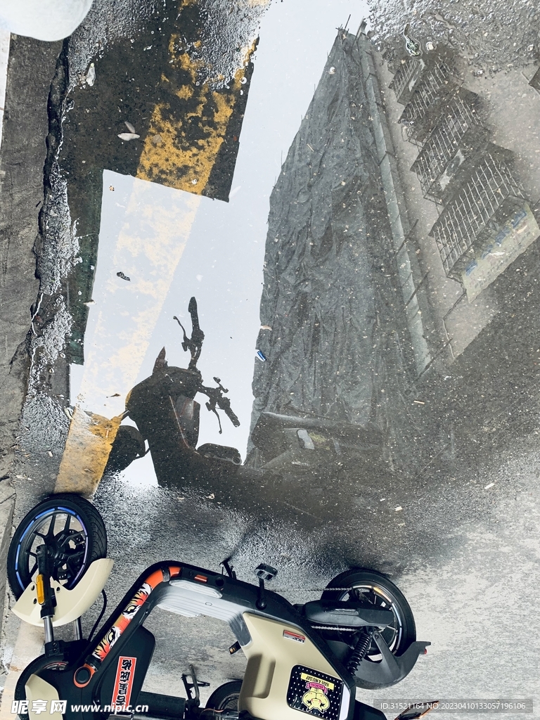 城中村倒影拍摄