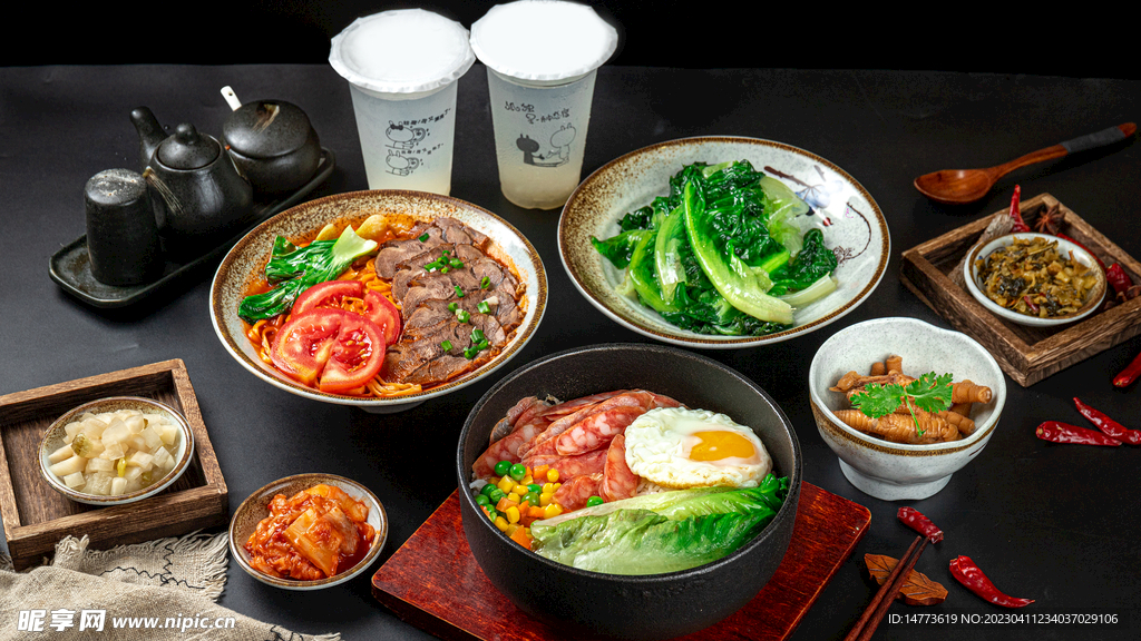 牛肉面叉烧蛋饭