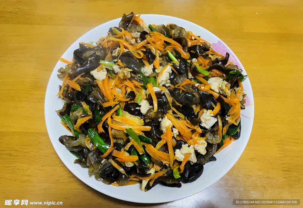 胡萝卜炒木耳