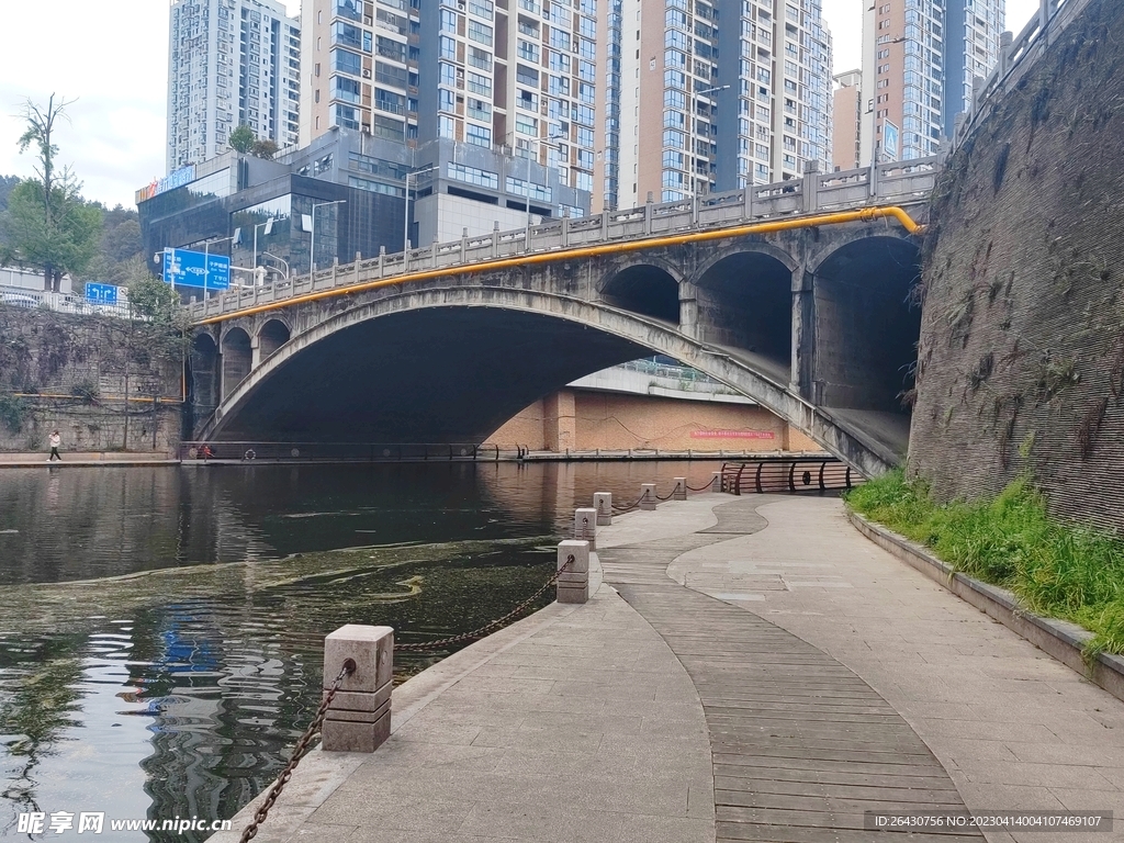单孔石拱桥风景