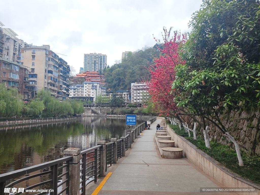 圆形石墩子座椅