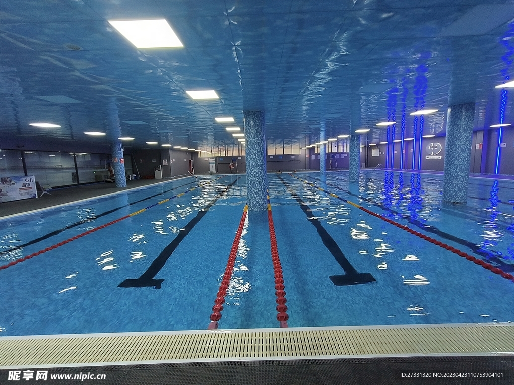 室内恒温游泳馆