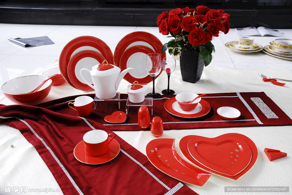 婚庆红色餐具