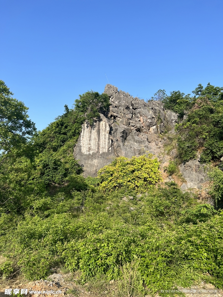 石头山