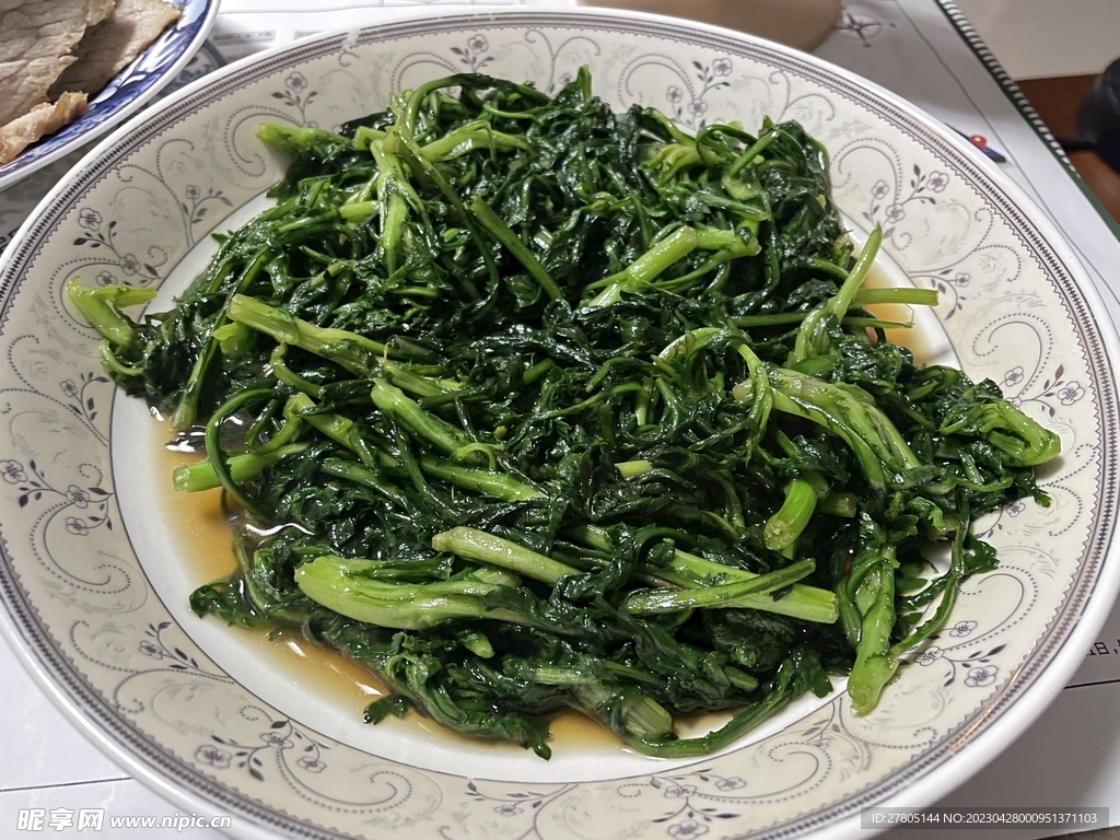 爆炒茼蒿菜
